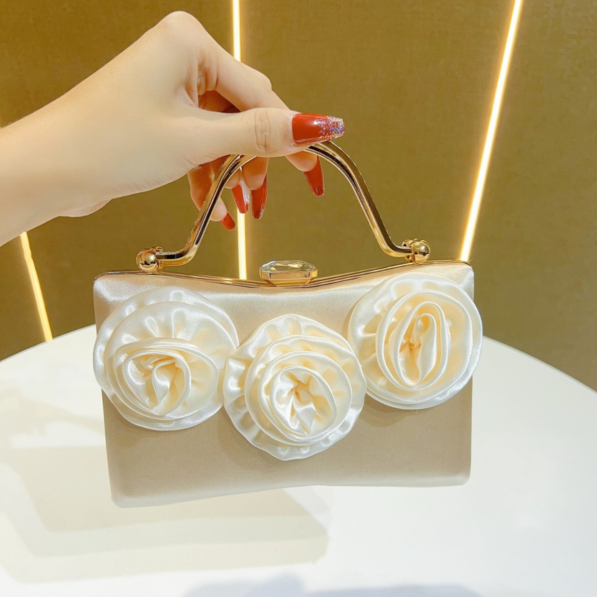 New Silk Evening Clutch Women’ - огляд і ціна Women'S Bags New Look