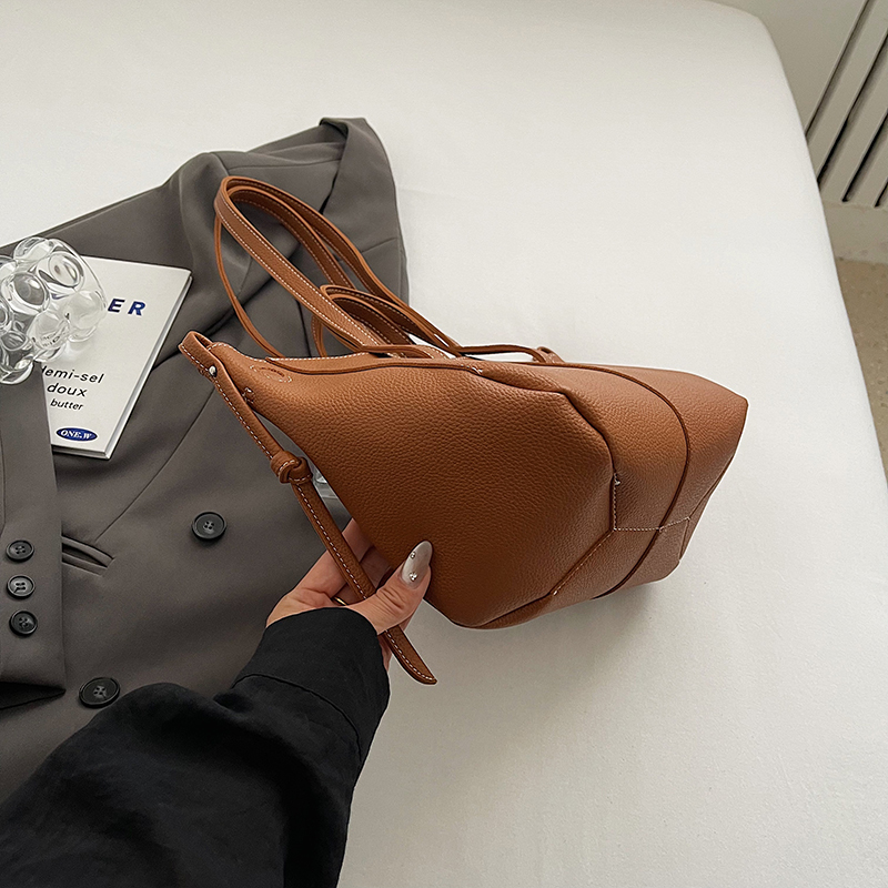 MOODS Branded Underarm Shoulde - огляд і ціна Women Bags Zara