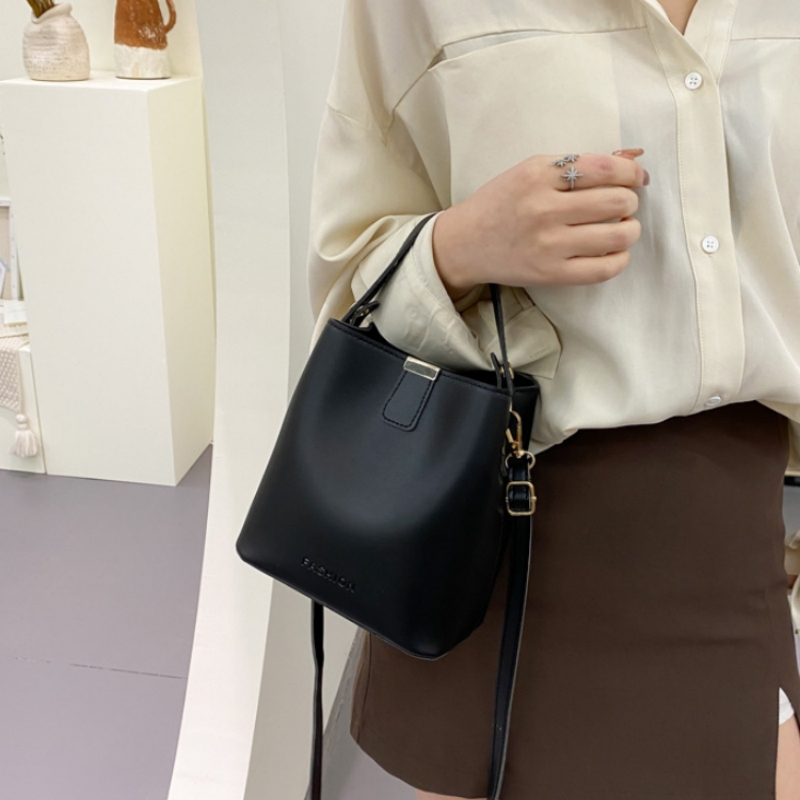 Women PU Leather Handbag Casua - огляд і ціна Women Bags Zara