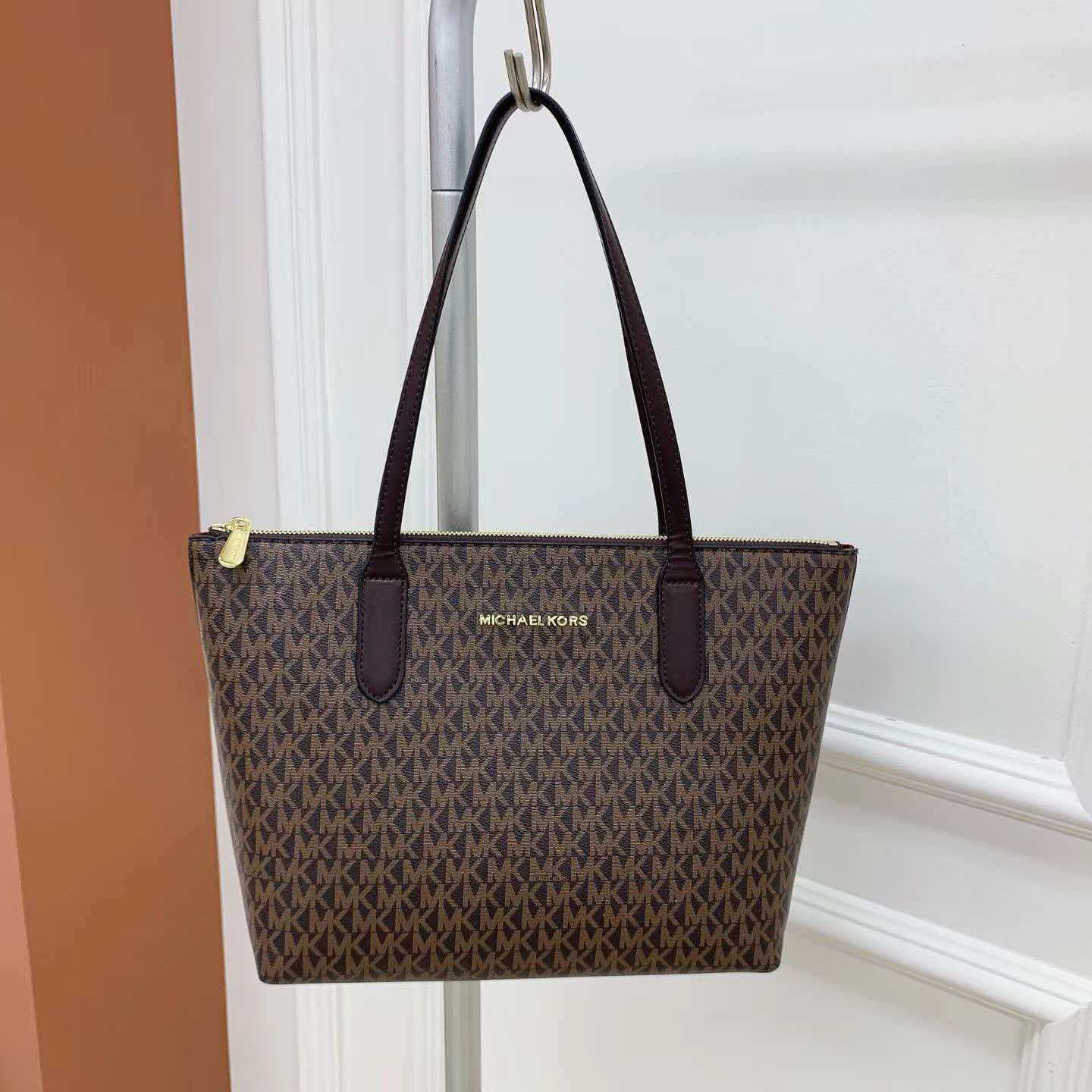 Michael Kors Vincent Printed W - огляд і ціна Women'S Tote Bags Michael Kors