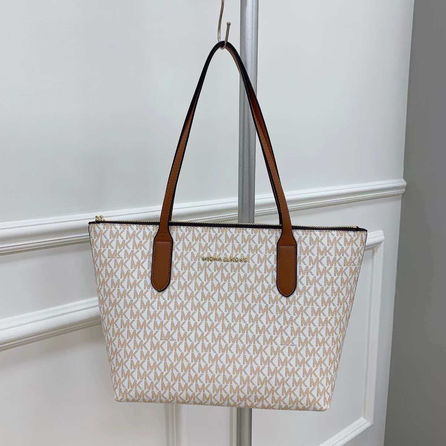 Michael Kors Vincent Printed W - огляд і ціна Women'S Tote Bags Michael Kors