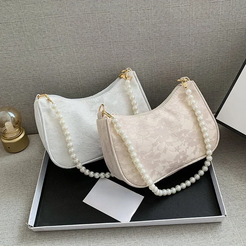 Womens Minimalist Pleated Unde - огляд і ціна Women Bags Zara