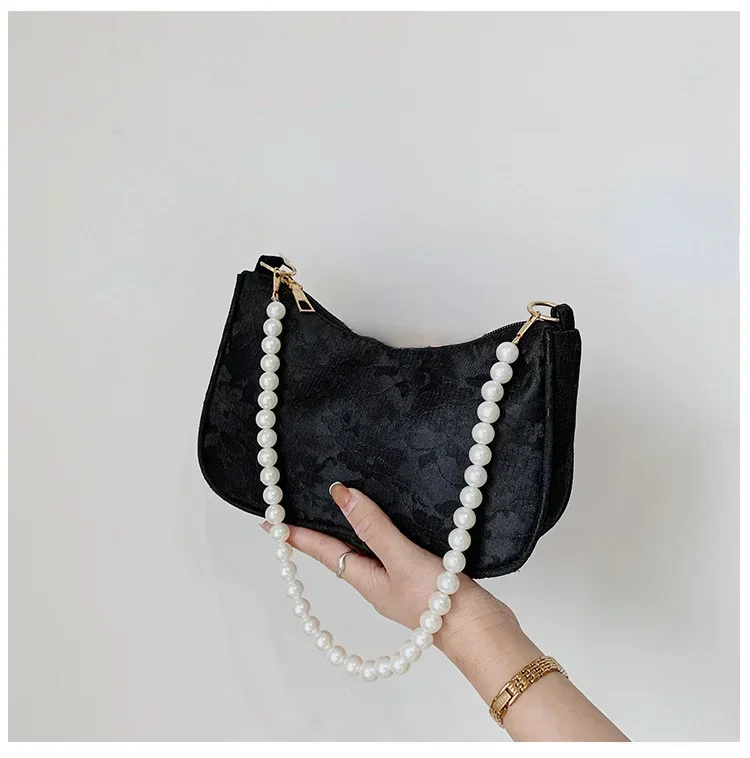 Womens Minimalist Pleated Unde - огляд і ціна Women Bags Zara
